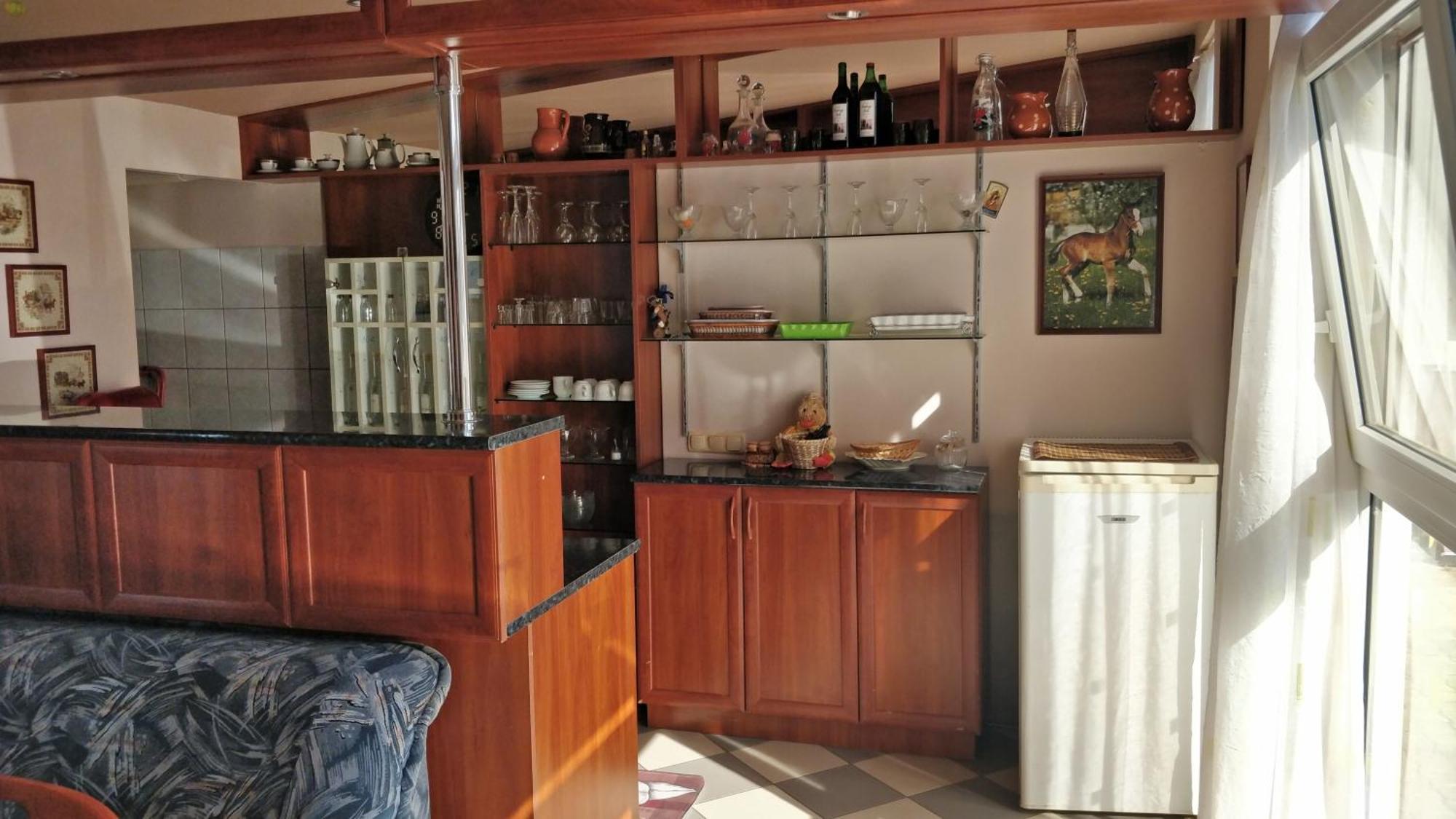 Novákporta vendégház Lakhegy Esterno foto