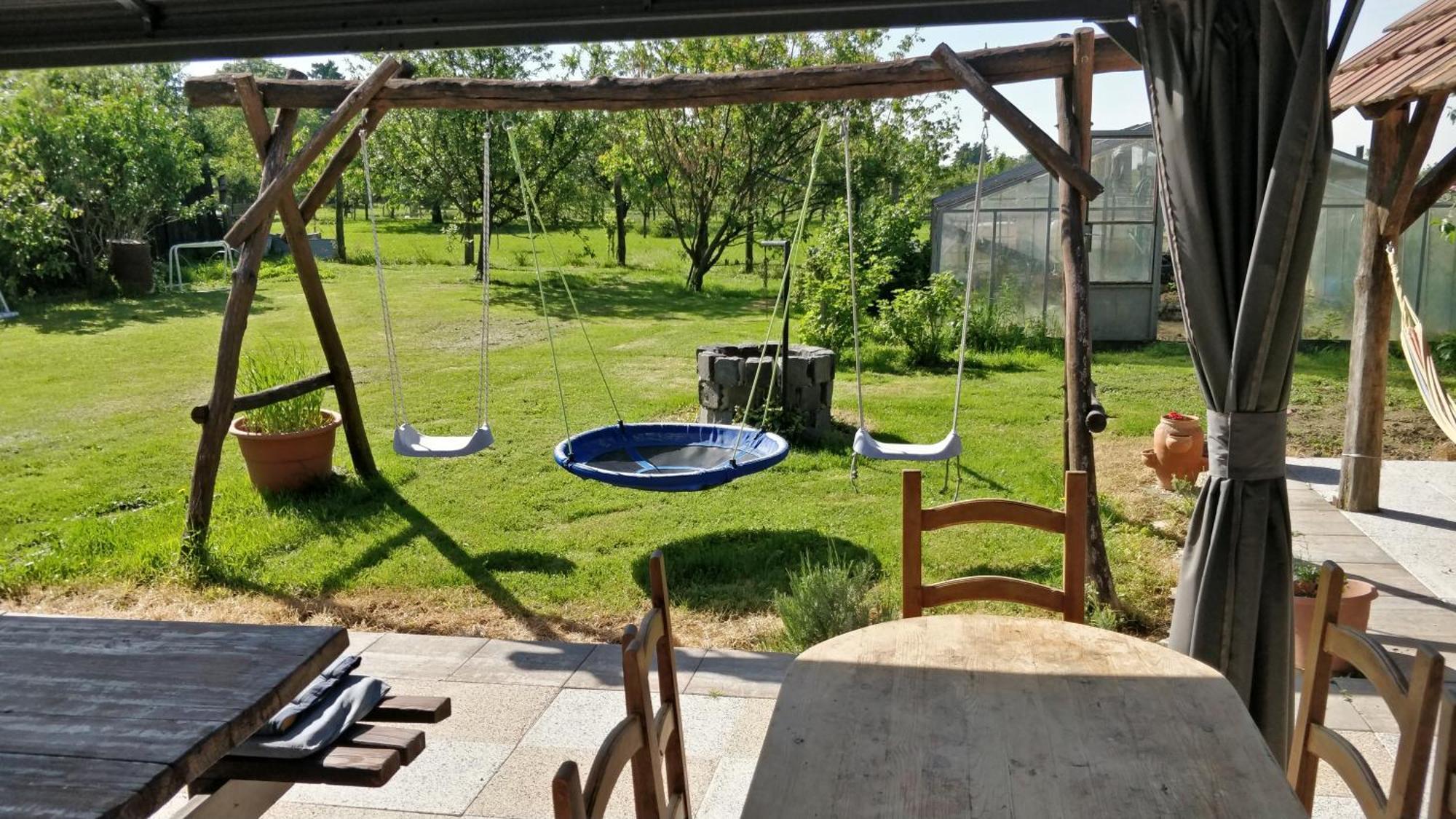 Novákporta vendégház Lakhegy Esterno foto